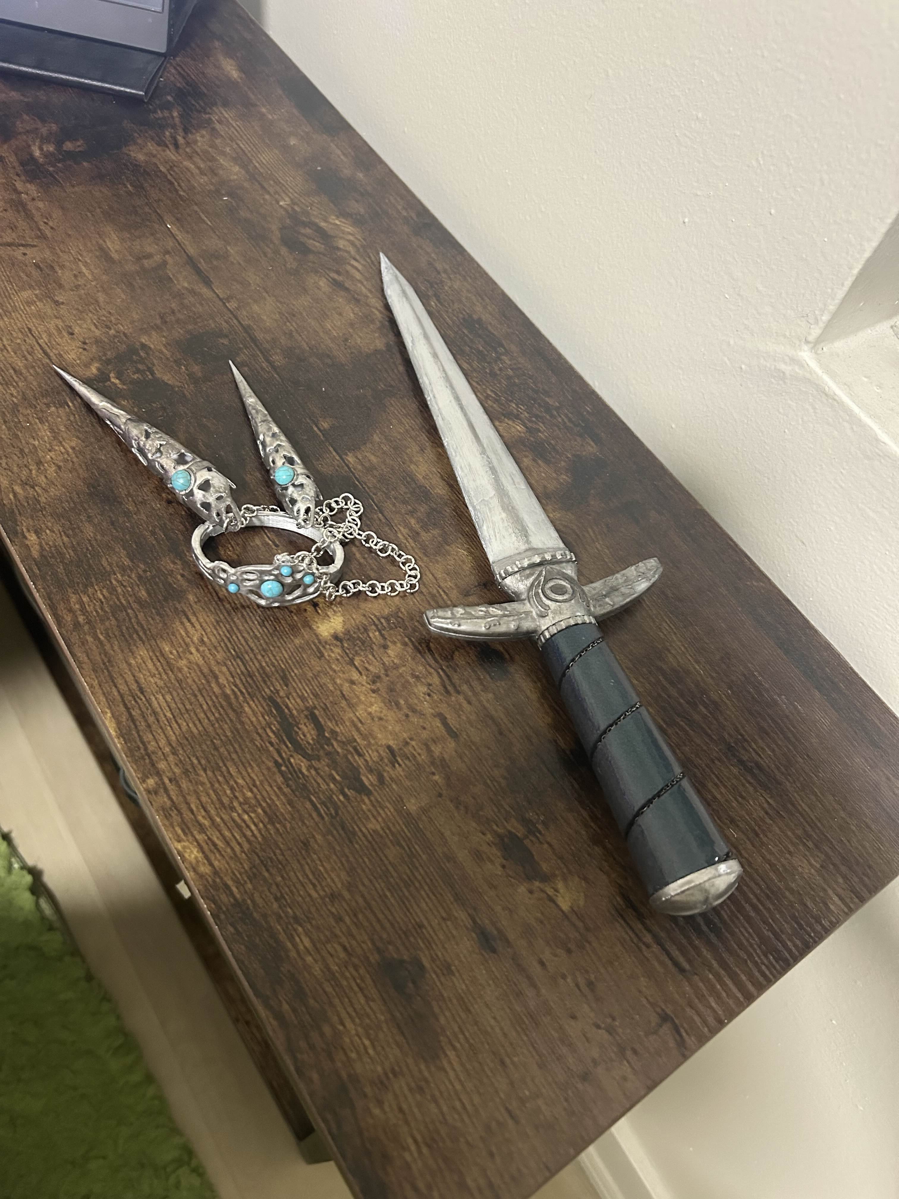 Dagger and Claws